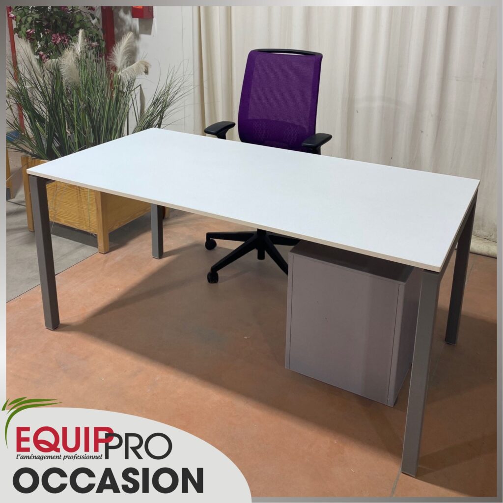 Bureau 160x80 occasion Jec avec plateau gris blanc et pied arche gris chez Equip'Pro à Montceau-les-Mines (71300)