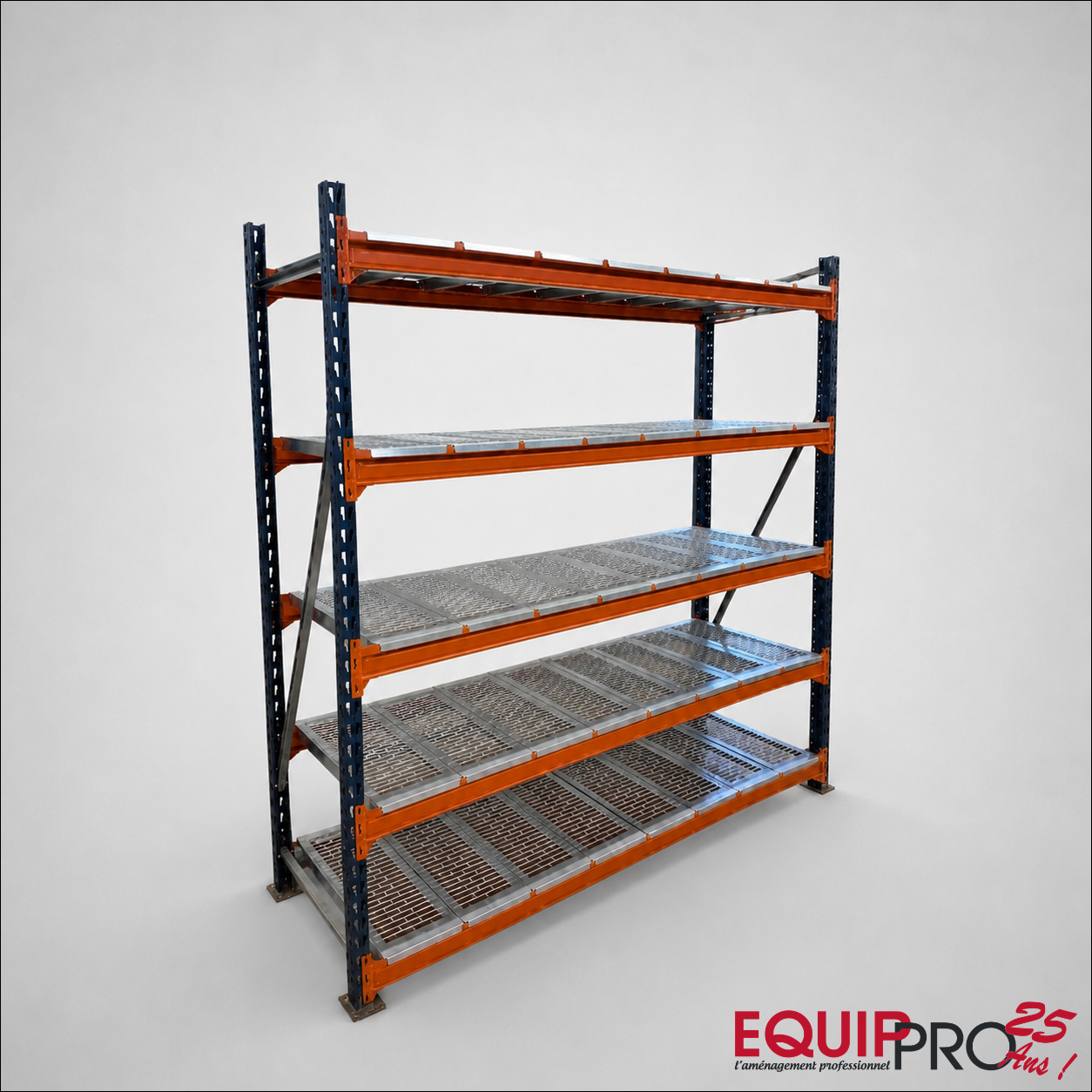 Rayonnage mi-lourd Mecalux avec plancher métallique pour stockage professionnel chez Equip'Pro à Montceau-les-Mines (71300)